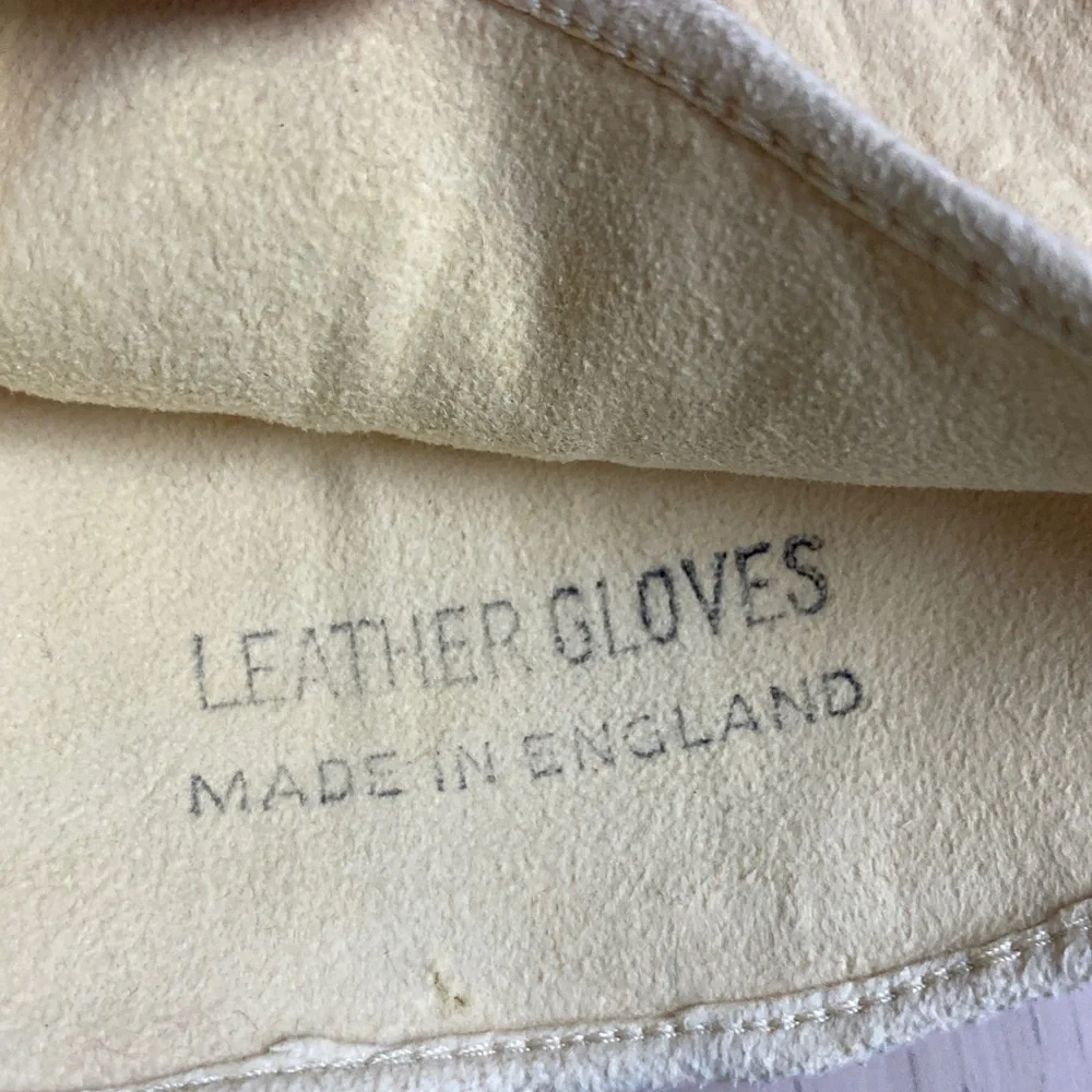 Vintage Yellow Leather Gloves, 6 1/2, women’s made in England elegant soft